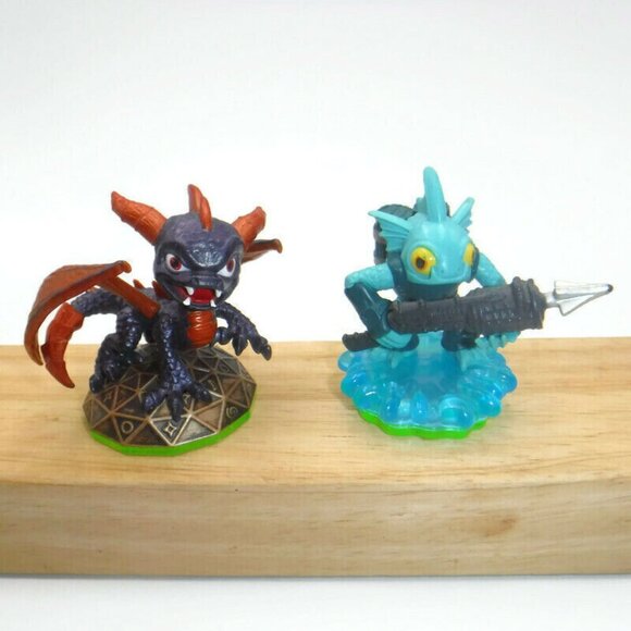 Skylanders Spyro's Adventure Double Trouble Flameslinger Gill Grunt Figures Card - Picture 2 of 9